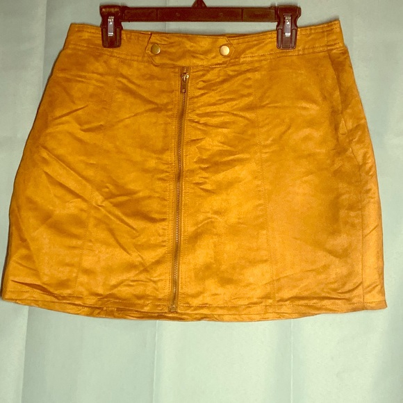 3/15🔥Rue21 Suede zip up skirt - Picture 7 of 7